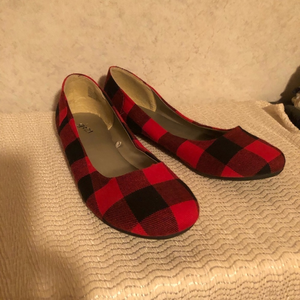 Plaid Flats Womens Size 9 Red and Black
